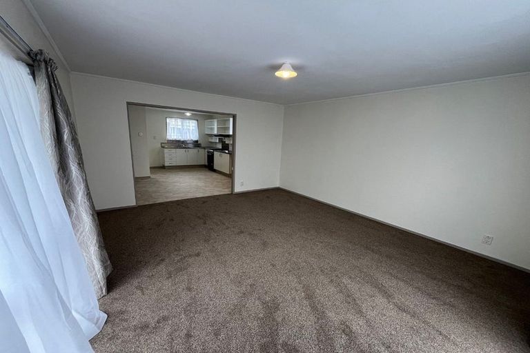 Photo of property in 1/220 Waitemata Drive, Ranui, Auckland, 0612