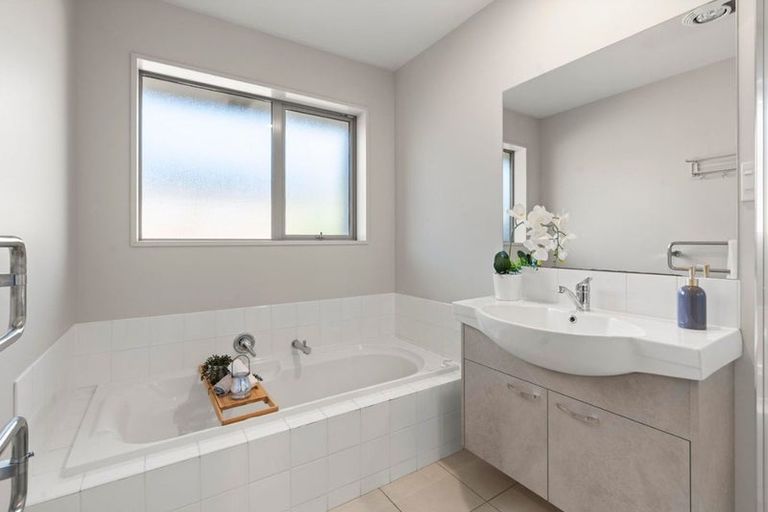 Photo of property in 31 Mokihi Gardens, Hillmorton, Christchurch, 8024