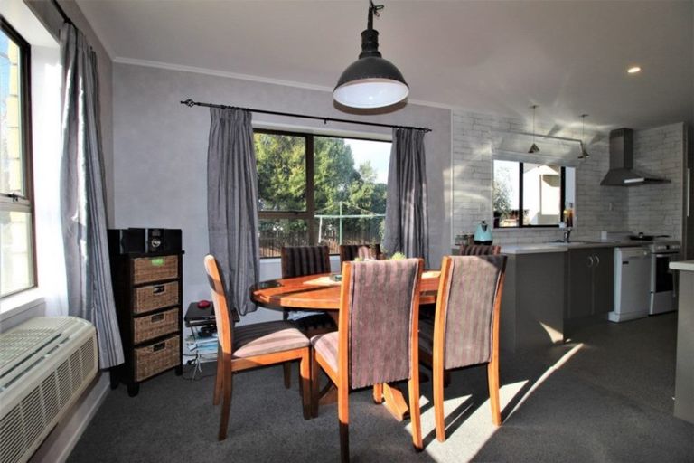 Photo of property in 17 Dunstan Street, Clyde, 9330