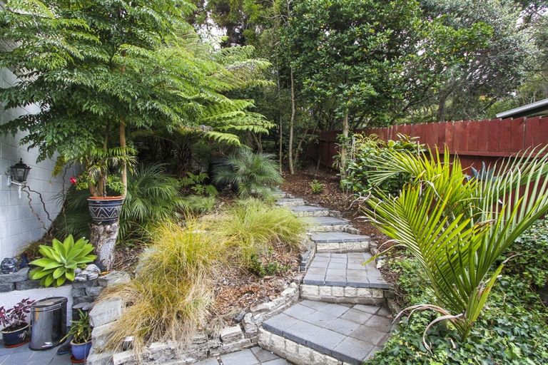 Photo of property in 23 Wirihana Road, Titirangi, Auckland, 0604