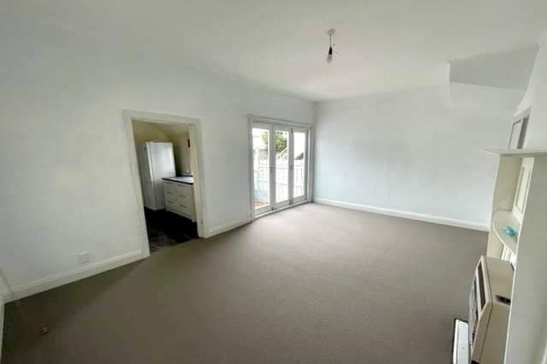 Photo of property in 120 Brougham Street, Mount Victoria, Wellington, 6011