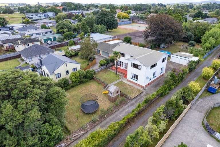 Photo of property in 11 Howden Street, Waiuku, 2123