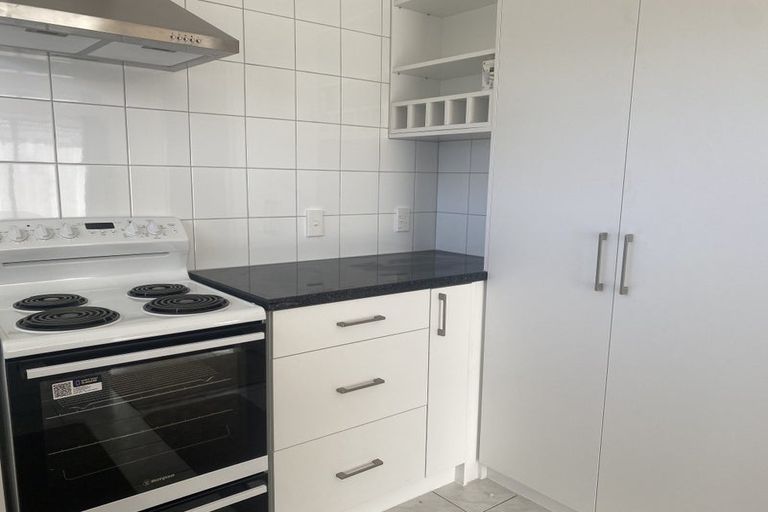 Photo of property in 114 Te Atatu Road, Te Atatu South, Auckland, 0610