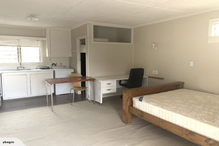 Photo of property in 177 Coronation Road, Hillcrest, Auckland, 0627