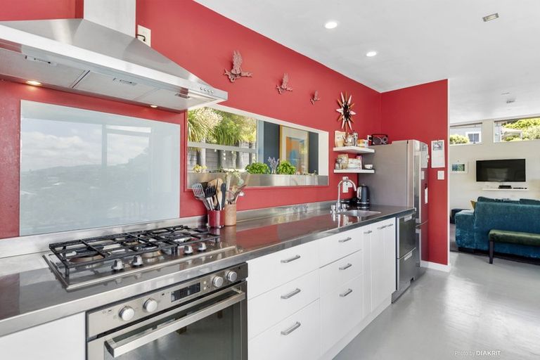 Photo of property in 13 Kopiko Way, Brooklyn, Wellington, 6021