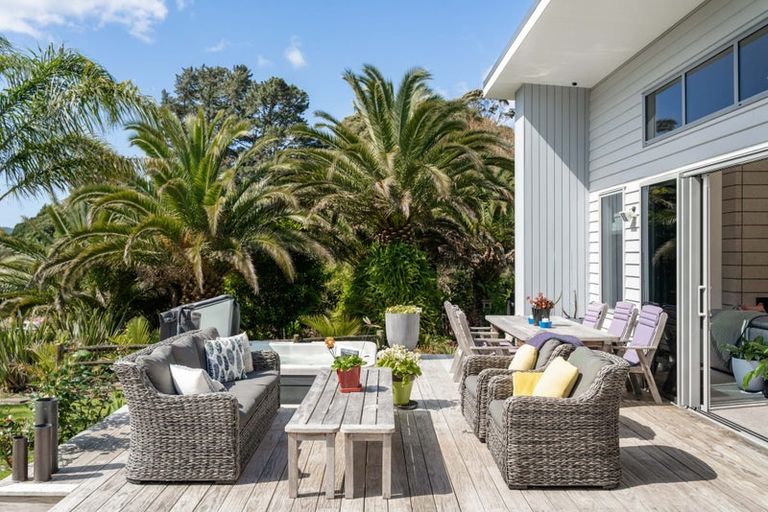 Photo of property in 14 Titoki Lane, Whangamata, 3691