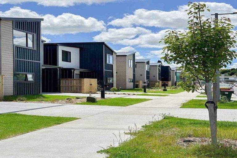 Photo of property in 8 Selkirk Lane, Hamilton Lake, Hamilton, 3204