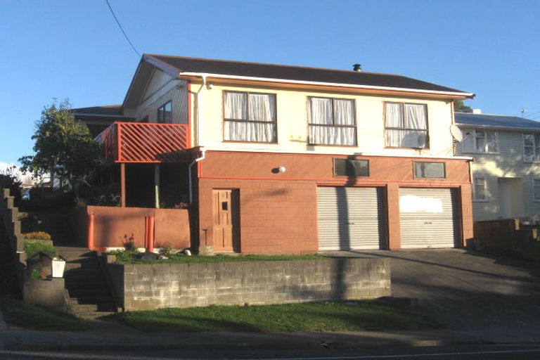 Photo of property in 98 Champion Street, Cannons Creek, Porirua, 5024