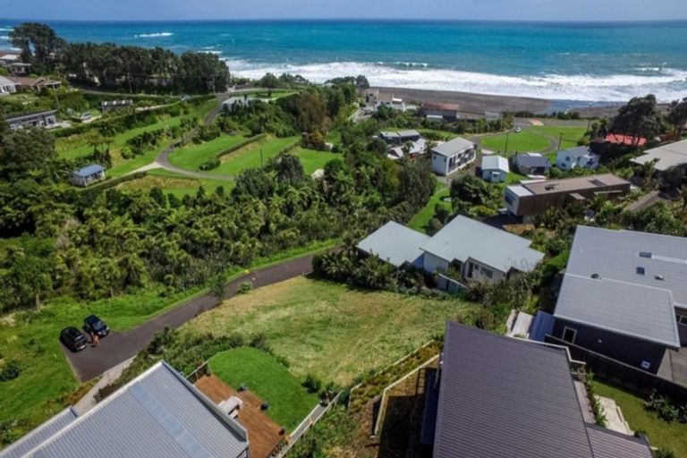 Photo of property in 12b Shearer Drive, Oakura, 4314