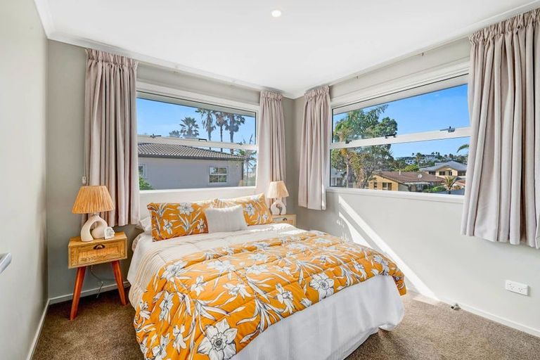 Photo of property in 63a Walton Street, Red Beach, 0932