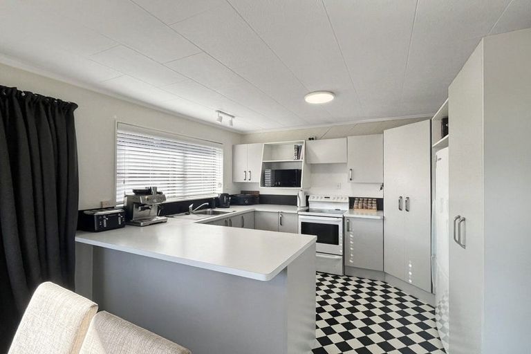 Photo of property in 55 Raglan Avenue, Cloverlea, Palmerston North, 4412