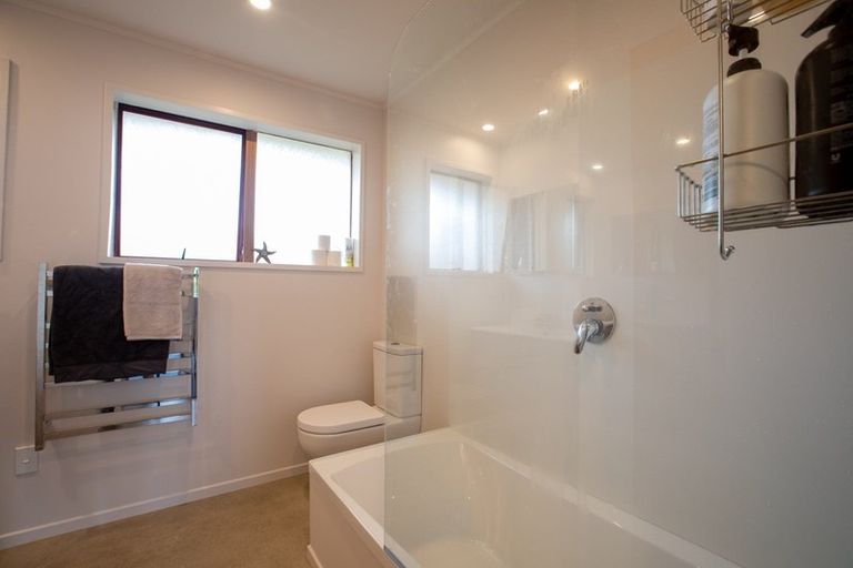 Photo of property in 96b Belvedere Avenue, Waikanae, 5036