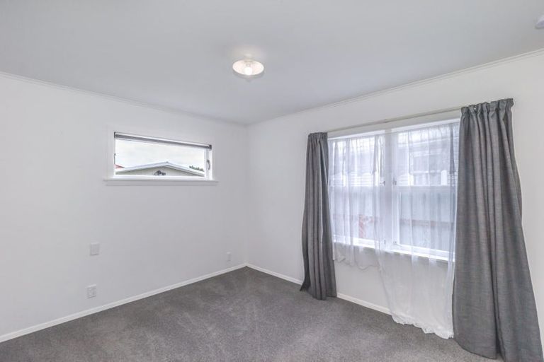 Photo of property in 3 Huia Place, Levin, 5510