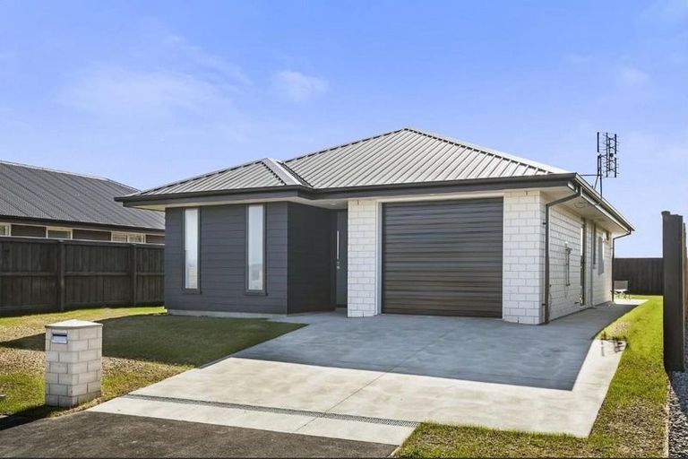 Photo of property in 6 Avanda Avenue, Rolleston, 7615