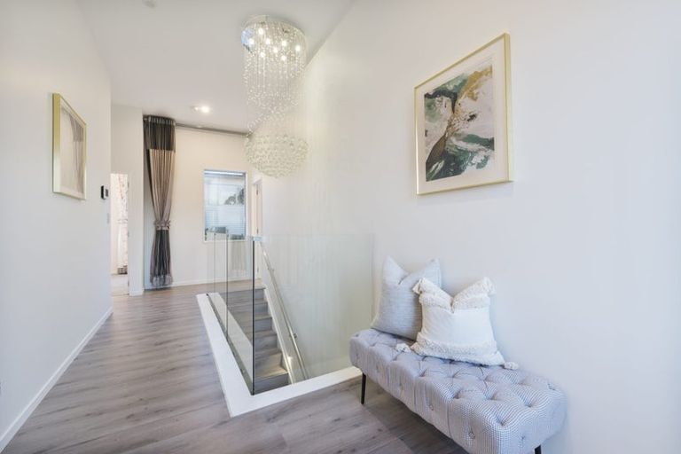 Photo of property in 22 Sunshine Boulevard, Sunnyvale, Auckland, 0612