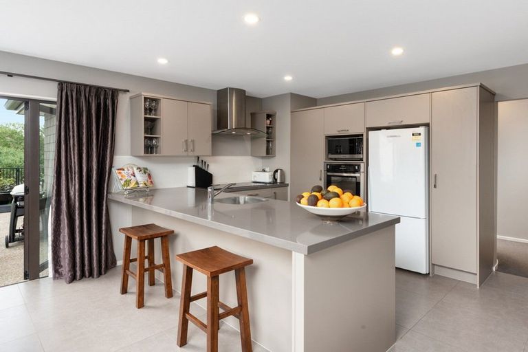 Photo of property in 27 Scoria Close, Pyes Pa, Tauranga, 3112