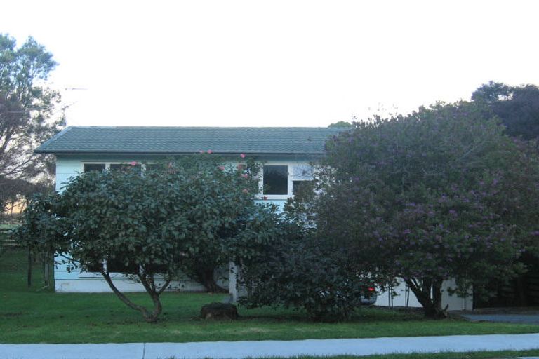 Photo of property in 52 Golf Road, Paraparaumu Beach, Paraparaumu, 5032