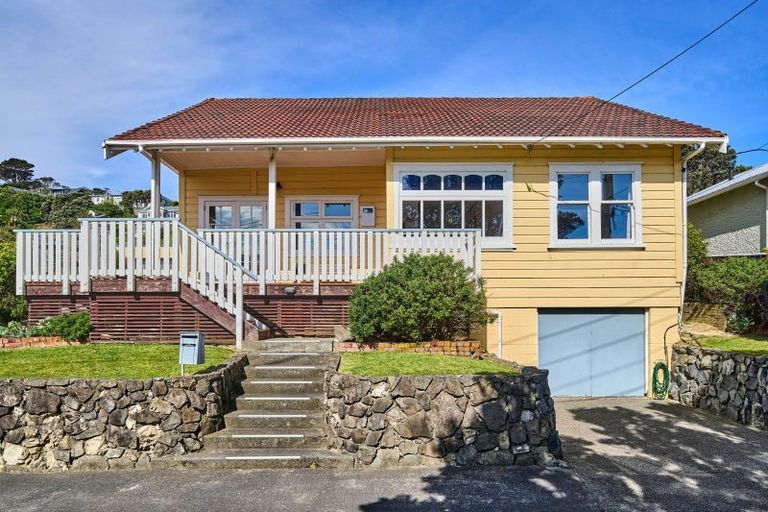 Photo of property in 133 Melbourne Road, Island Bay, Wellington, 6023