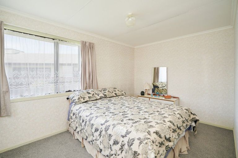 Photo of property in 42 Aloway Street, Wallacetown, 9816