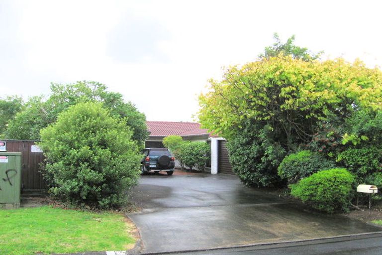Photo of property in 4 Bungalore Place, Half Moon Bay, Auckland, 2012