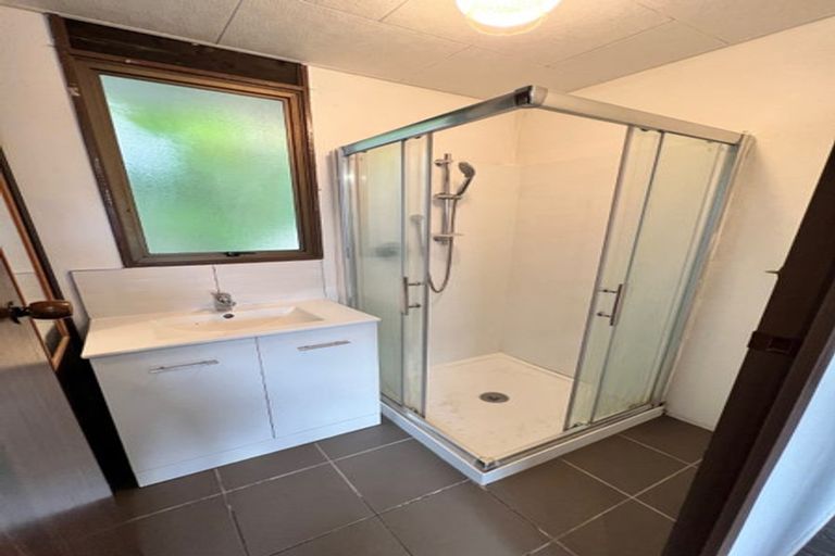 Photo of property in 1/520 Beach Road, Murrays Bay, Auckland, 0630