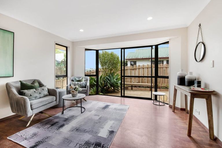 Photo of property in 26 Black Teal Close, Unsworth Heights, Auckland, 0632