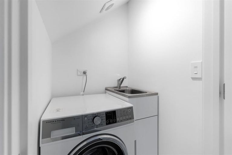 Photo of property in 3/25 Hargest Crescent, Sydenham, Christchurch, 8023