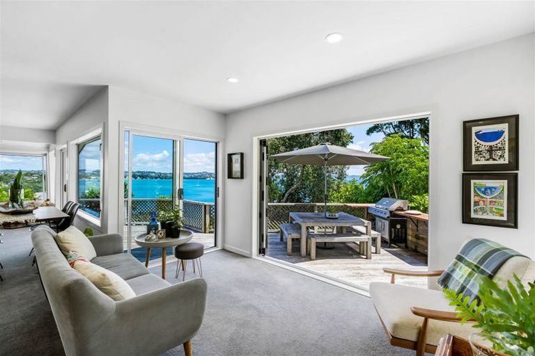 Photo of property in 1100a Whangaparaoa Road, Tindalls Beach, Whangaparaoa, 0930
