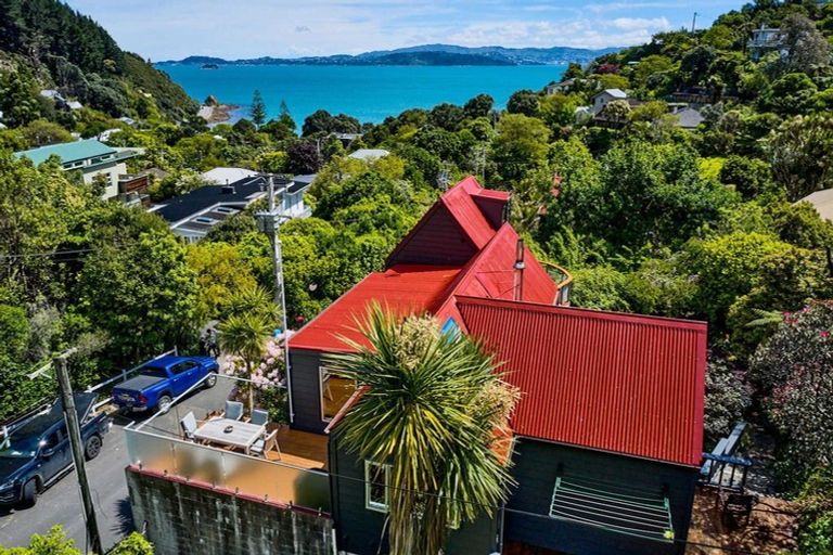 Photo of property in 14 Waitohu Road, York Bay, Lower Hutt, 5013