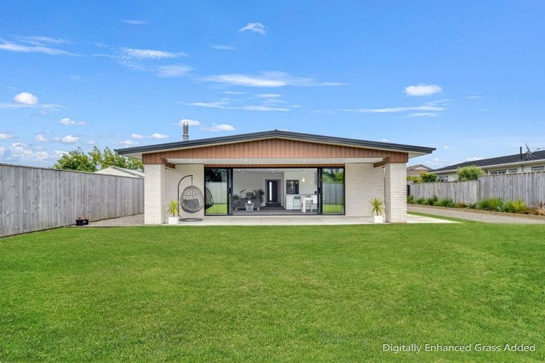 Photo of property in 6 Cambridge Street, Pahiatua, 4910