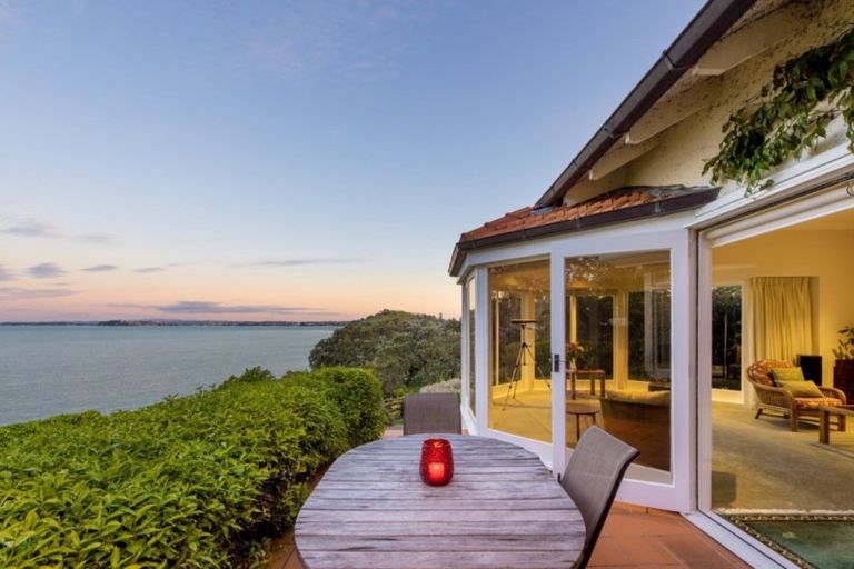 Photo of property in 122 Vauxhall Road, Narrow Neck, Auckland, 0624