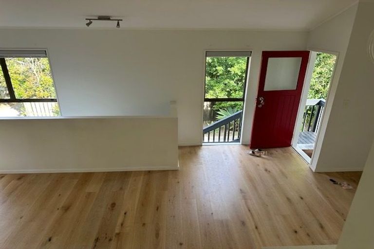 Photo of property in 1/10 Newstead Avenue, Browns Bay, Auckland, 0632