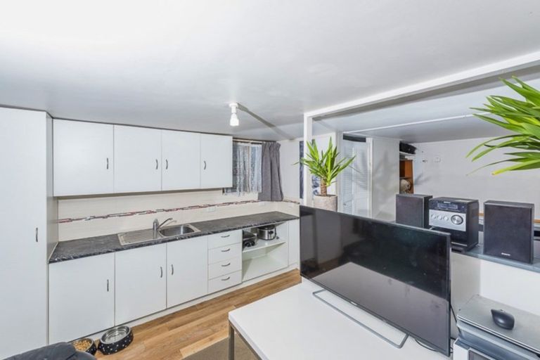 Photo of property in 526a Swanson Road, Ranui, Auckland, 0612