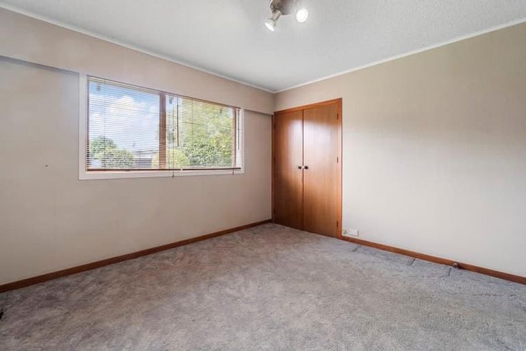 Photo of property in 88 Sturges Road, Henderson, Auckland, 0612