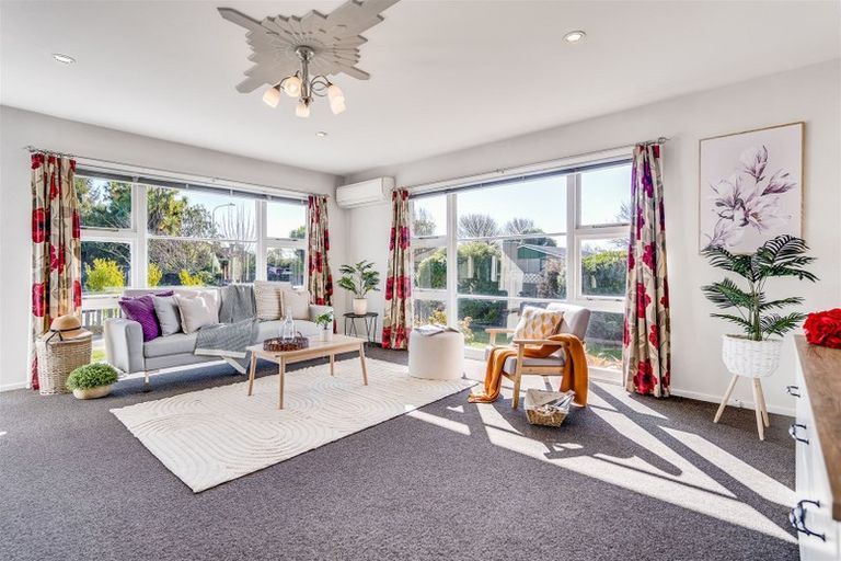 Photo of property in 21 Fairmont Place, Hornby, Christchurch, 8042