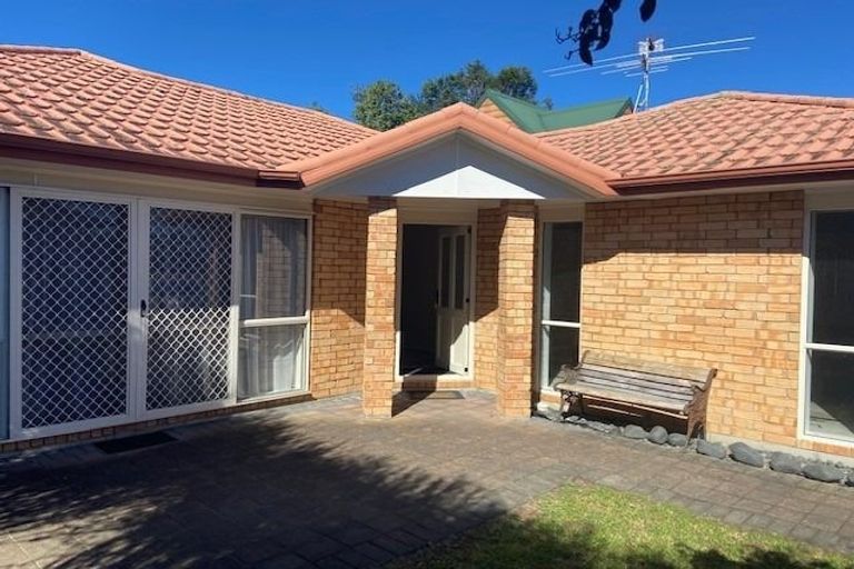 Photo of property in 56a Vodanovich Road, Te Atatu South, Auckland, 0610