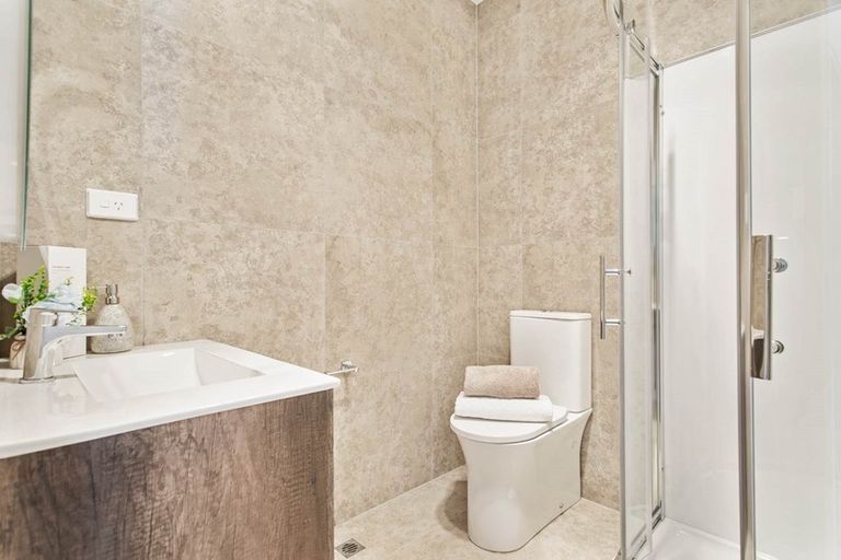 Photo of property in 5b Kahu Road, Paremata, Porirua, 5024