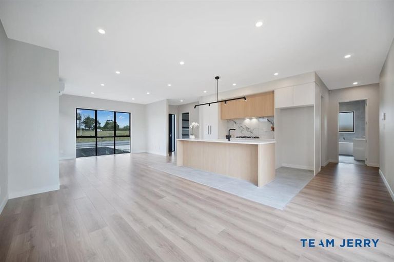 Photo of property in 101 Mutetai Road, Clarks Beach, 2122