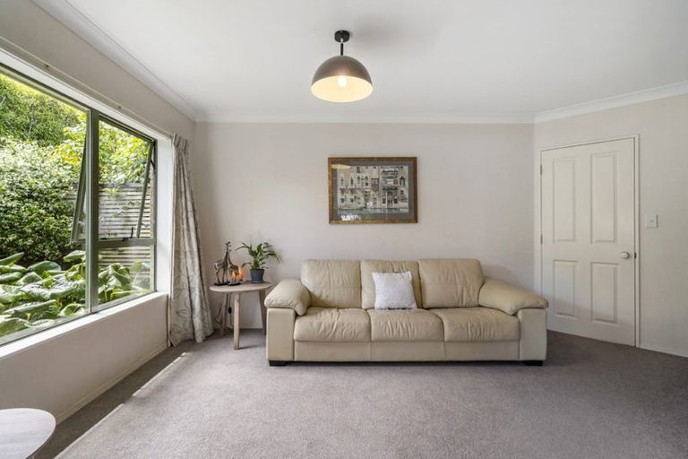 Photo of property in 27 Hogarth Rise, West Harbour, Auckland, 0618