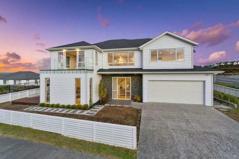 Photo of property in 47 Te Oneroa Way, Long Bay, Auckland, 0630
