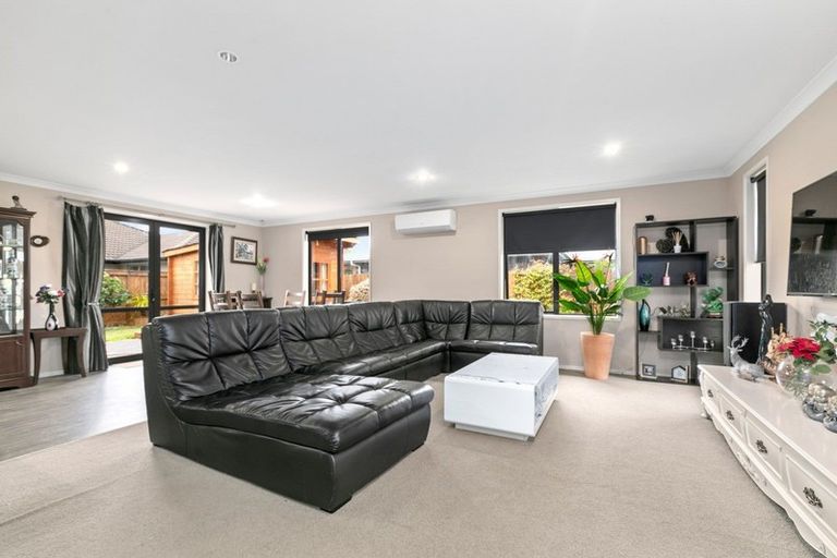 Photo of property in 5 Oakwood Way, Papamoa Beach, Papamoa, 3118