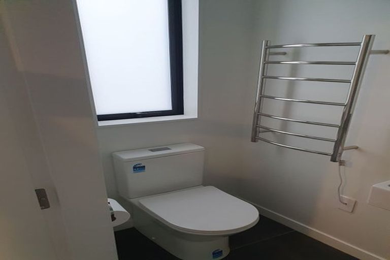 Photo of property in 35 John Street, Stokes Valley, Lower Hutt, 5019