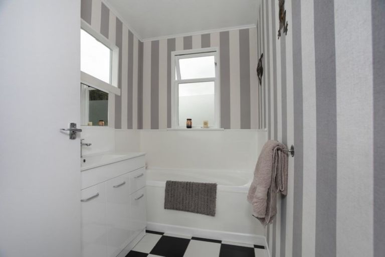 Photo of property in 4 Terrace Street, Marton, 4710