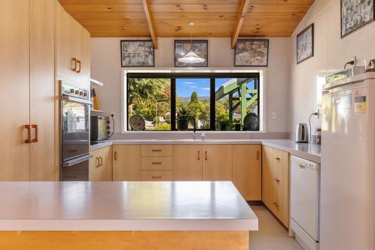 Photo of property in 17 Huia Street, Waikawa, Picton, 7220