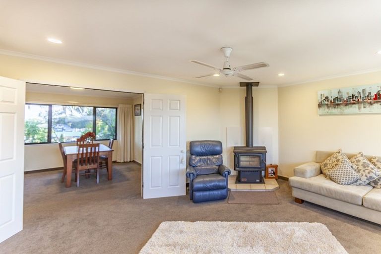 Photo of property in 37 Hetley Crescent, Taradale, Napier, 4112