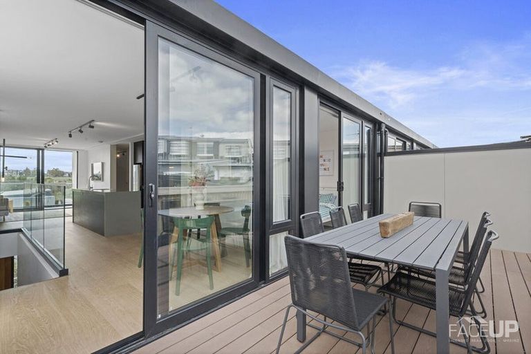 Photo of property in 21 Nugget Avenue, Hobsonville, Auckland, 0616