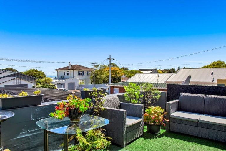 Photo of property in 67a Barrett Street, Westown, New Plymouth, 4310