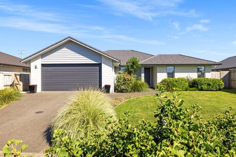 Photo of property in 98 Penetaka Heights, Pyes Pa, Tauranga, 3112