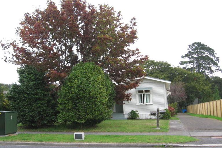 Photo of property in 77 Glendale Road, Glen Eden, Auckland, 0602