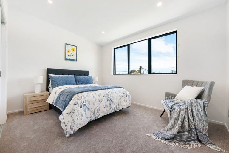 Photo of property in 8/18 Sylvan Crescent, Te Atatu South, Auckland, 0610